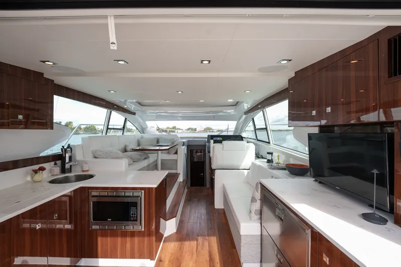 Slide: The Image of Cruisers Yachts 46 2023 - 6248735