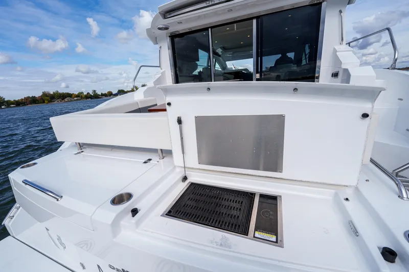 Slide: The Image of Cruisers Yachts 46 2023 - 6248753