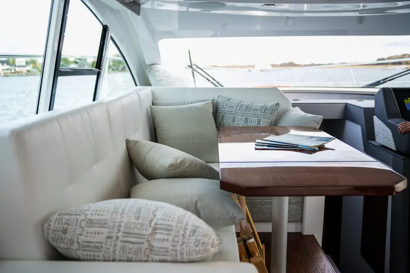 Slide: The Image of Cruisers Yachts 46 2023 - 6248754