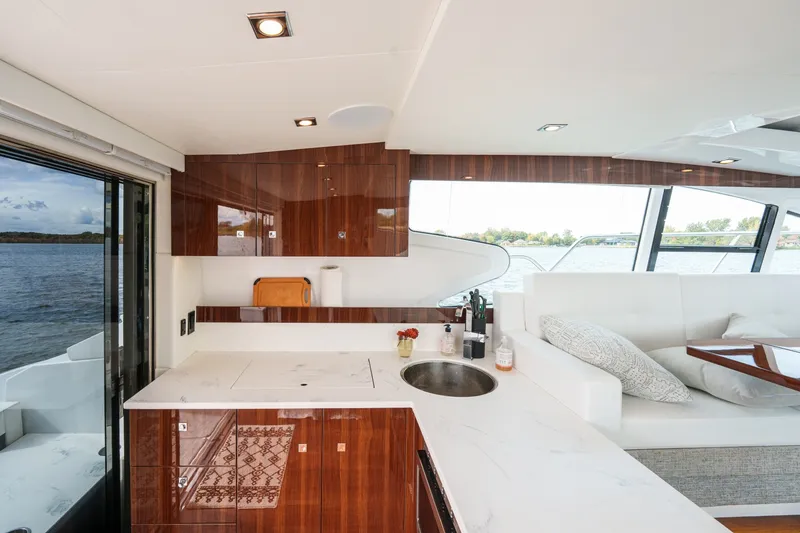 Slide: The Image of Cruisers Yachts 46 2023 - 6248737