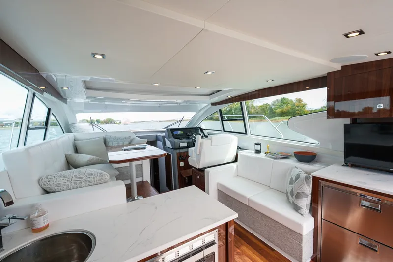 Slide: The Image of Cruisers Yachts 46 2023 - 6248739