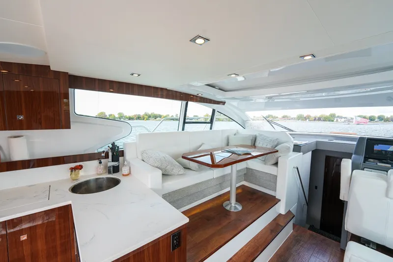 Slide: The Image of Cruisers Yachts 46 2023 - 6248738