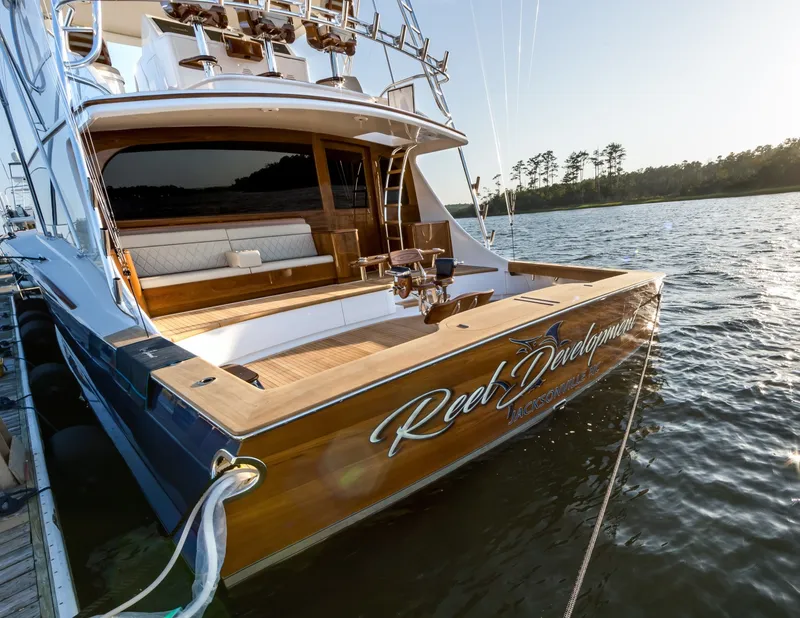 Slide: The Image of Jarrett Bay 84 2021 - 6249271