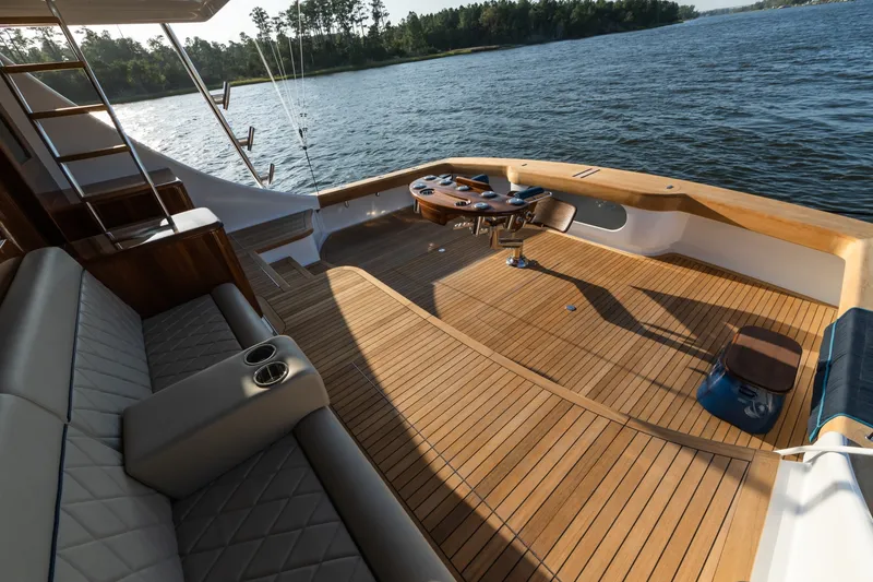 Slide: The Image of Jarrett Bay 84 2021 - 6249273