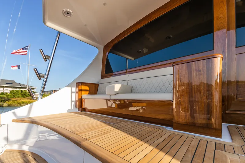 Slide: The Image of Jarrett Bay 84 2021 - 6249275