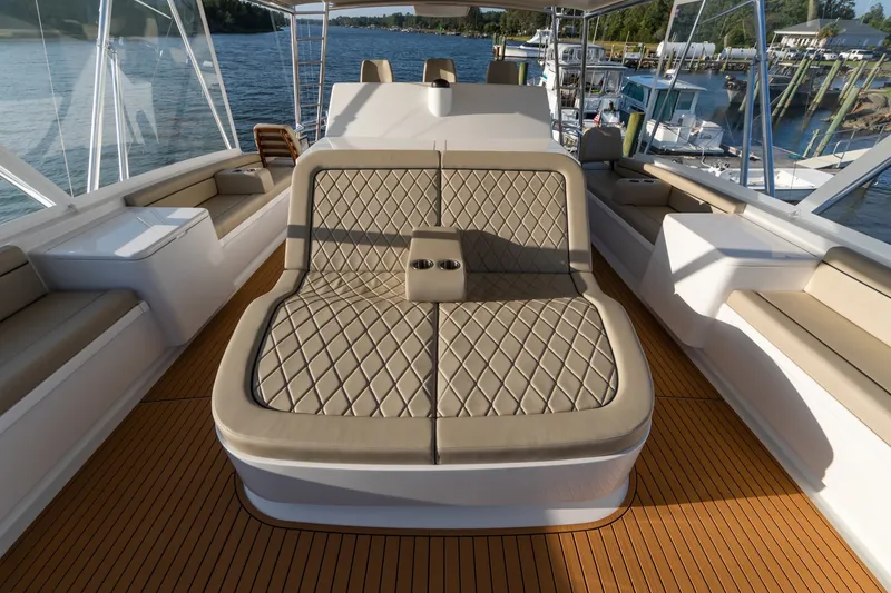 Slide: The Image of Jarrett Bay 84 2021 - 6249280