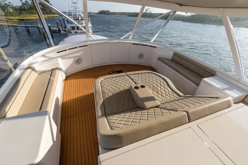 Slide: The Image of Jarrett Bay 84 2021 - 6249282