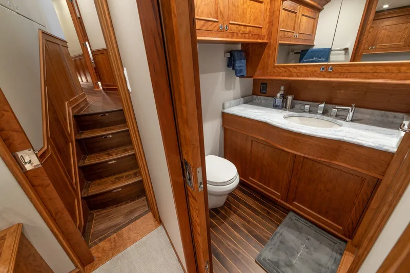 Slide: The Image of Jarrett Bay 84 2021 - 6249345