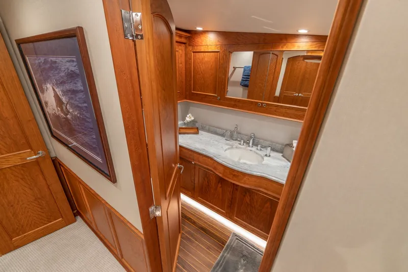 Slide: The Image of Jarrett Bay 84 2021 - 6249355