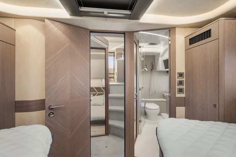 Slide: The Image of Galeon 400 Flybridge 2023 - 6249453