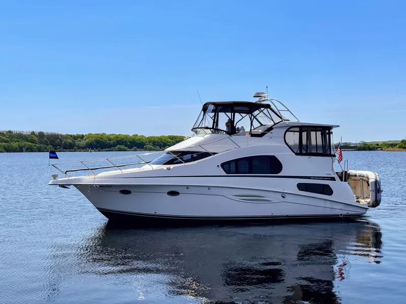 The Image of Silverton 39 Motor Yacht 2002 - 0