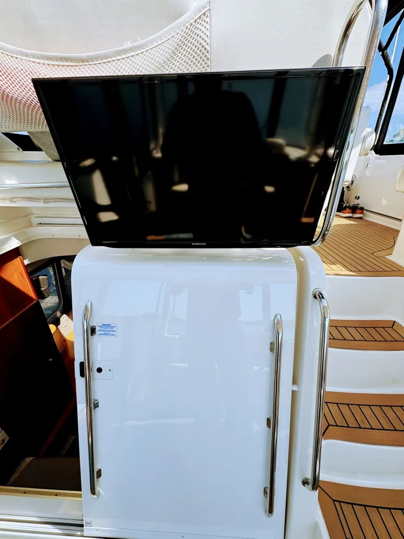 Slide: The Image of Silverton 39 Motor Yacht 2002 - 6249568