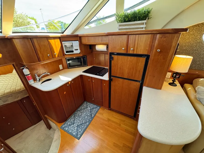 Slide: The Image of Silverton 39 Motor Yacht 2002 - 6249580