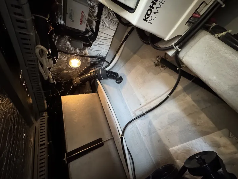 Slide: The Image of Carver Yachts 406 Aft Cabin Motor Yacht 1999 - 6249689