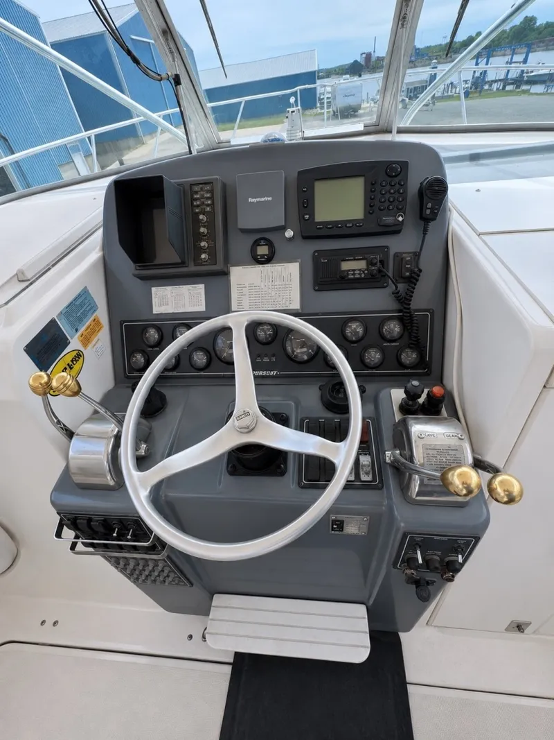 Slide: The Image of Pursuit 3400 Express 1999 - 6249966