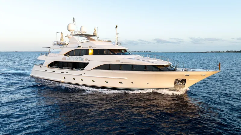 Slide: The Image of Benetti 121 Classic 2008 - 6249981