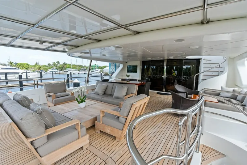 Slide: The Image of Benetti 121 Classic 2008 - 6249993