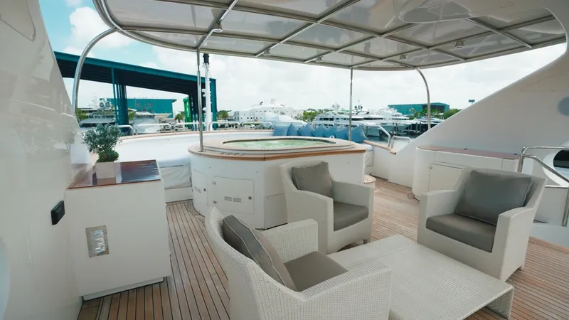 Slide: The Image of Benetti 121 Classic 2008 - 6250002