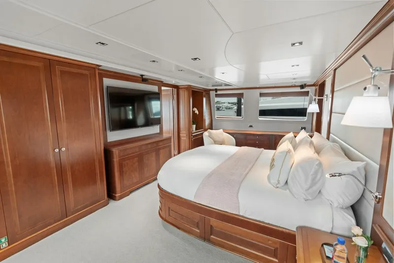 Slide: The Image of Benetti 121 Classic 2008 - 6250026