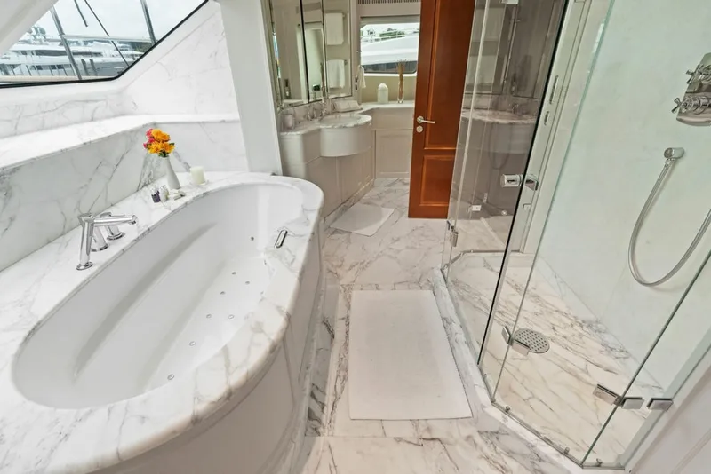 Slide: The Image of Benetti 121 Classic 2008 - 6250032