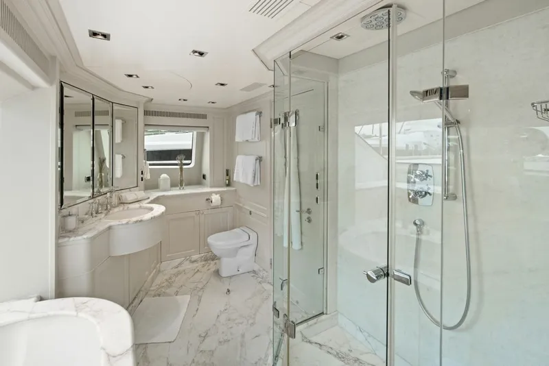 Slide: The Image of Benetti 121 Classic 2008 - 6250033