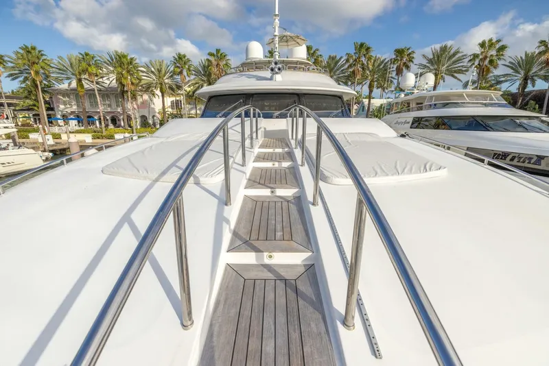 Slide: The Image of Benetti 121 Classic 2008 - 6249983