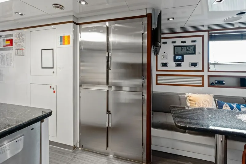 Slide: The Image of Benetti 121 Classic 2008 - 6250059