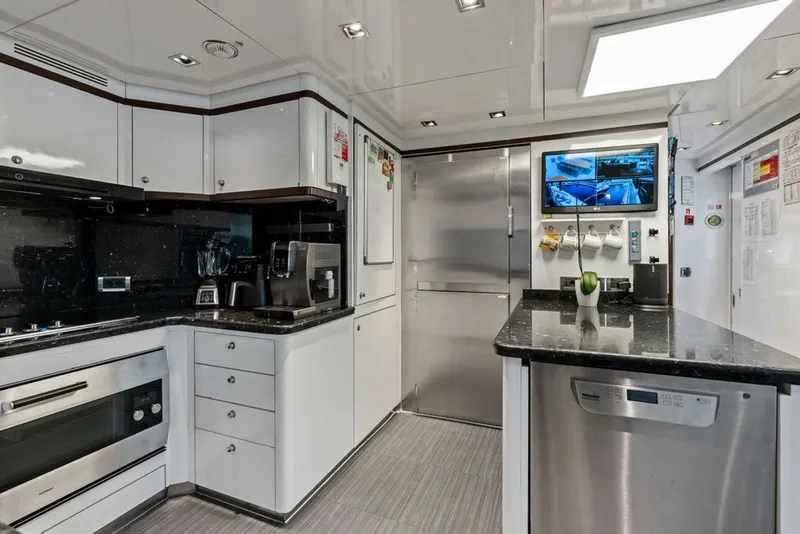 Slide: The Image of Benetti 121 Classic 2008 - 6250062