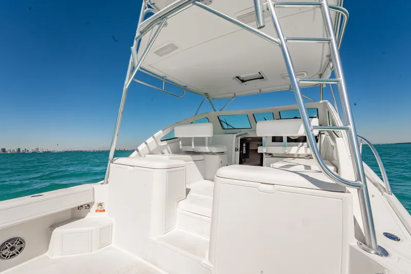 Slide: The Image of Luhrs 320 Open 2004 - 6251365