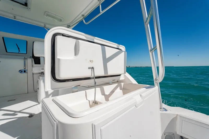 Slide: The Image of Luhrs 320 Open 2004 - 6251369