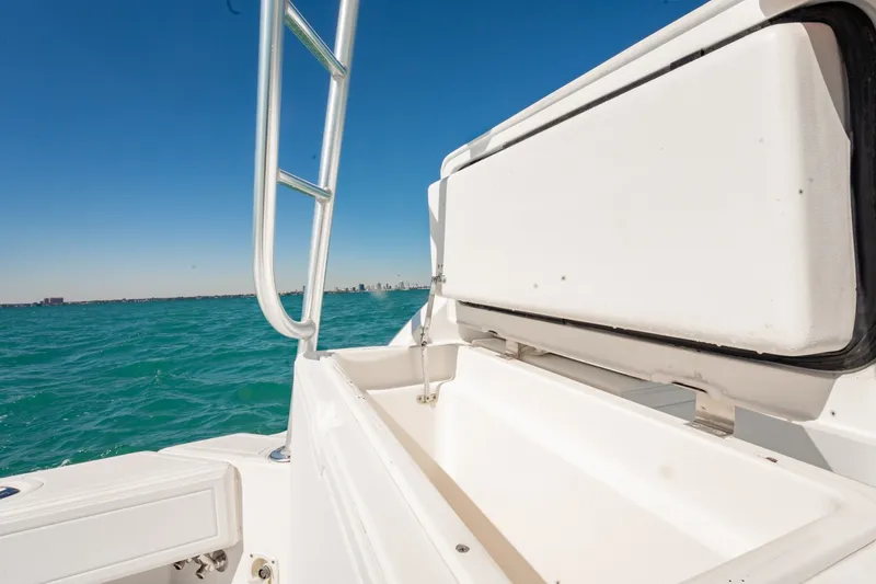 Slide: The Image of Luhrs 320 Open 2004 - 6251370