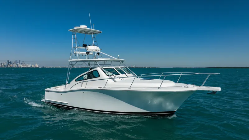 Slide: The Image of Luhrs 320 Open 2004 - 6251353