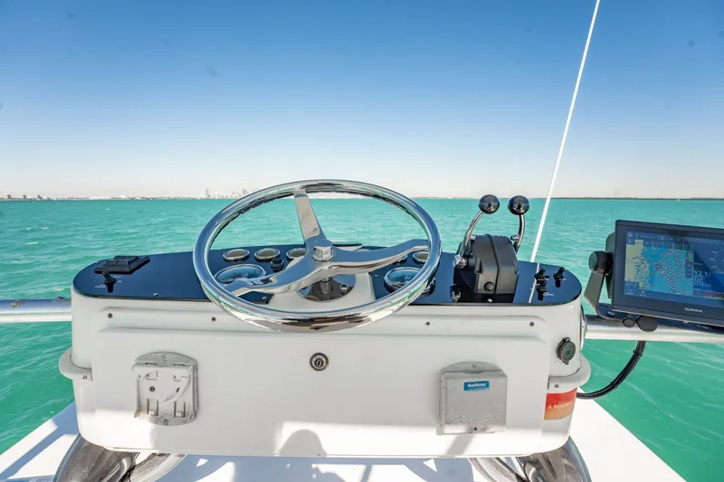 Slide: The Image of Luhrs 320 Open 2004 - 6251378