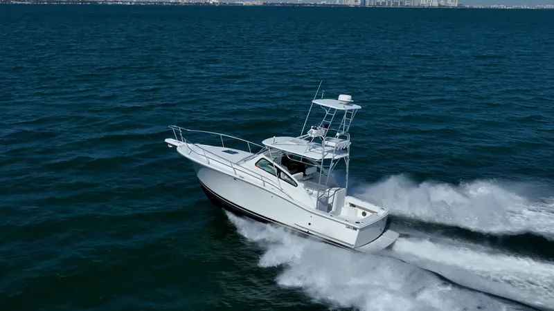 Slide: The Image of Luhrs 320 Open 2004 - 6251401
