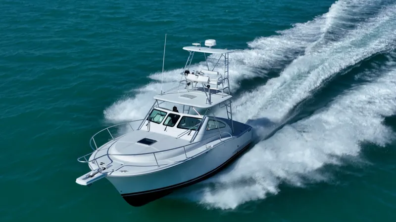 Slide: The Image of Luhrs 320 Open 2004 - 6251403