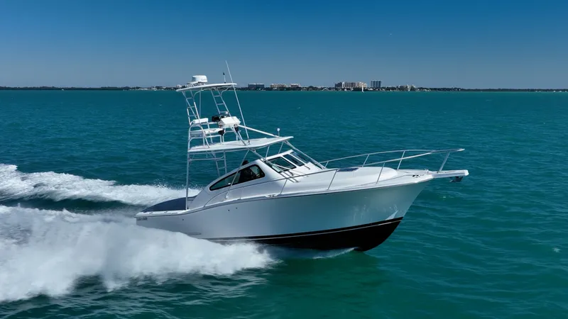 Slide: The Image of Luhrs 320 Open 2004 - 6251407