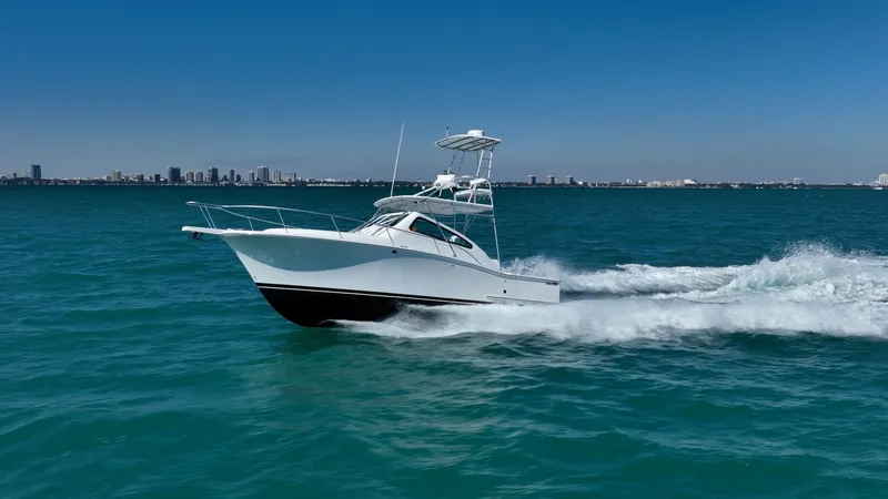 Slide: The Image of Luhrs 320 Open 2004 - 6251408