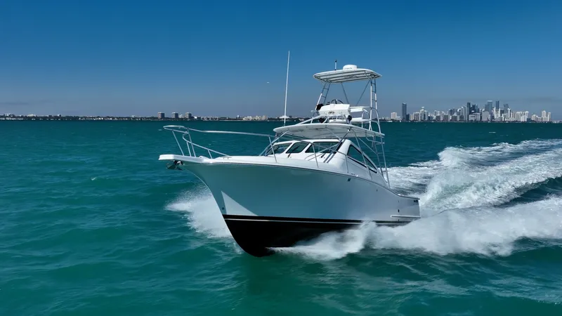 Slide: The Image of Luhrs 320 Open 2004 - 6251409