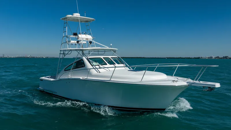 Slide: The Image of Luhrs 320 Open 2004 - 6251358