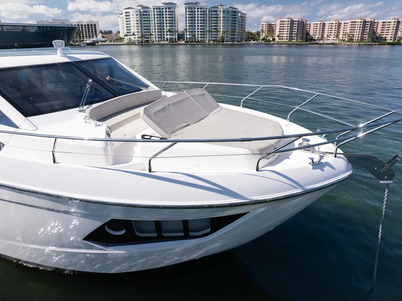 Slide: The Image of Absolute 50 Fly 2020 - 6252968