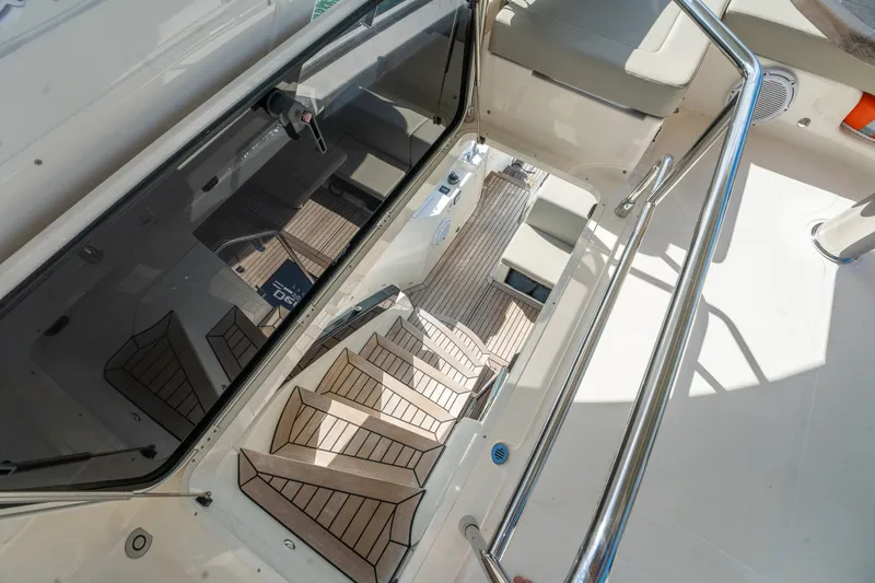 Slide: The Image of Absolute 50 Fly 2020 - 6252979