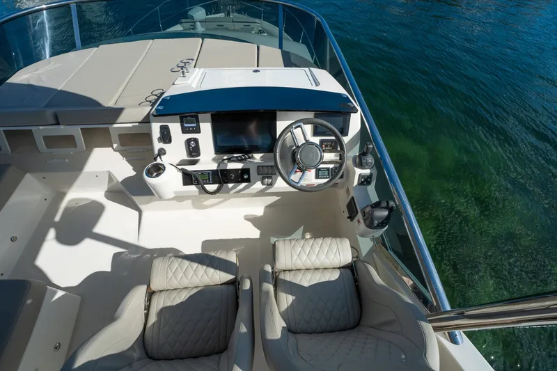 Slide: The Image of Absolute 50 Fly 2020 - 6252984