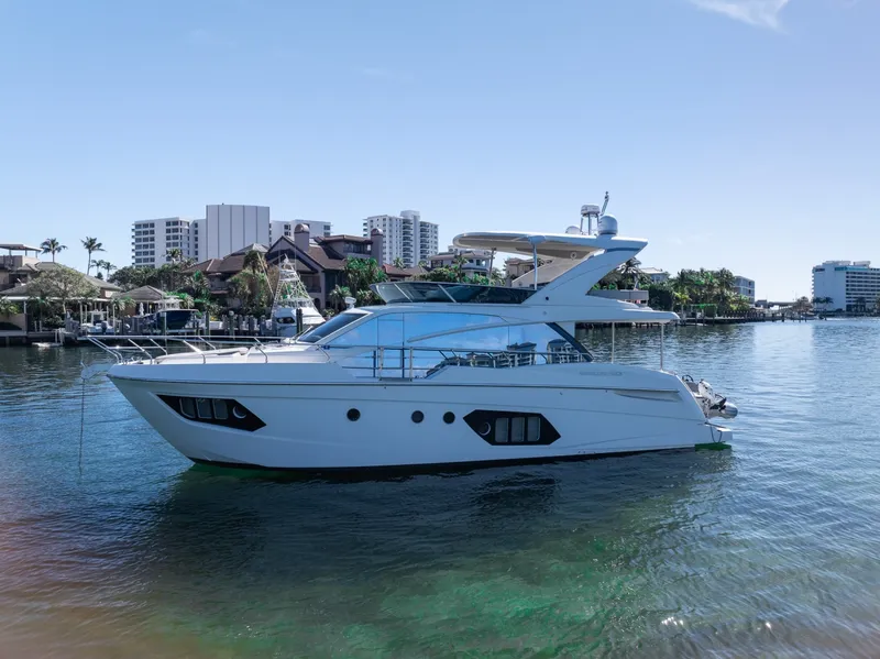 Slide: The Image of Absolute 50 Fly 2020 - 6252962