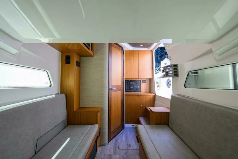 Slide: The Image of Solace 41 Cabin 2021 Solace 41 Center Console - 7655751