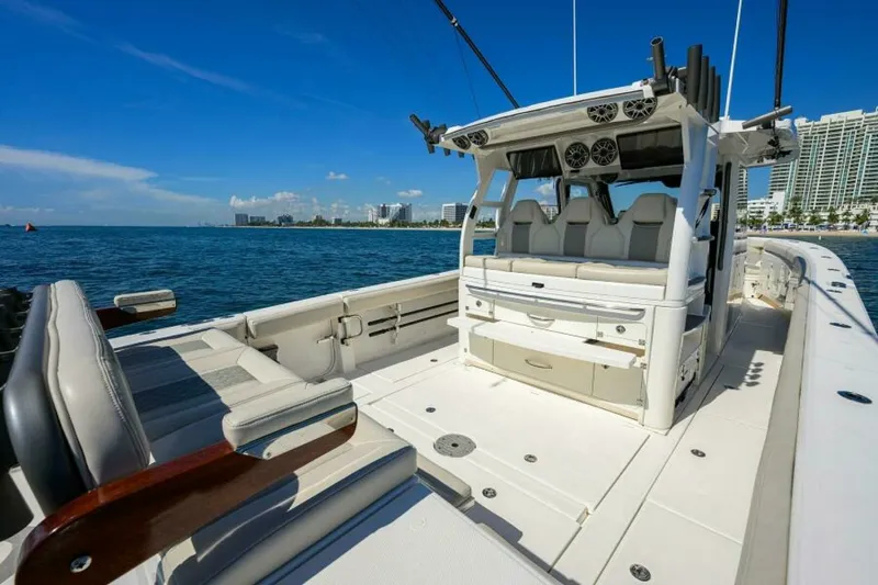 Slide: The Image of Solace 41 Deck 2021 Solace 41 Center Console - 7655760