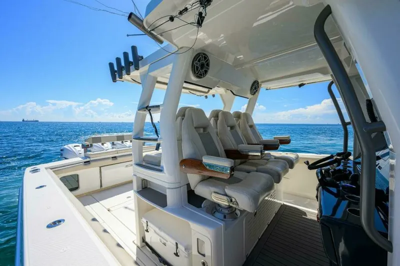 Slide: The Image of Solace 41 Helm Seating 2021 Solace 41 Center Console - 7655770