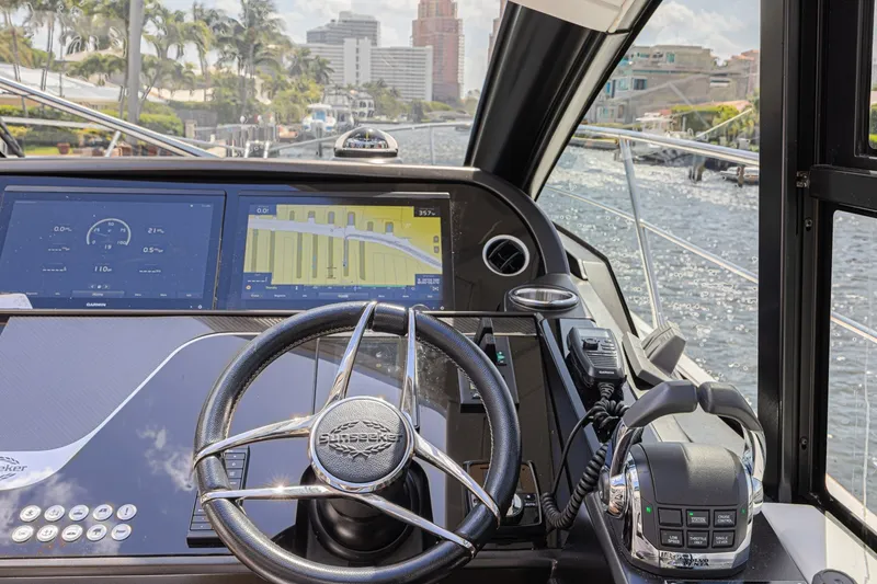 Slide: The Image of Sunseeker Predator 60 EVO 2021 - 6254372