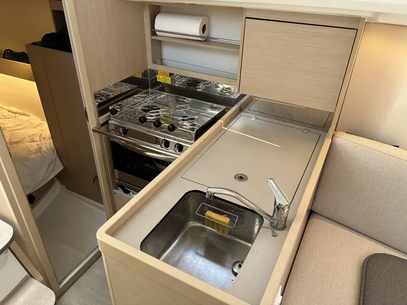 Slide: The Image of Beneteau Oceanis 30.1 2024 - 6256584