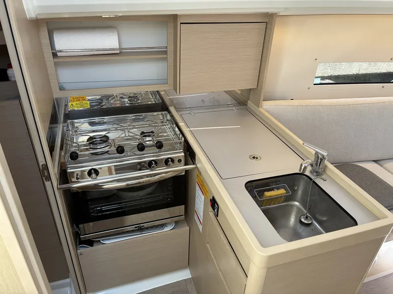 Slide: The Image of Beneteau Oceanis 30.1 2024 - 6256585