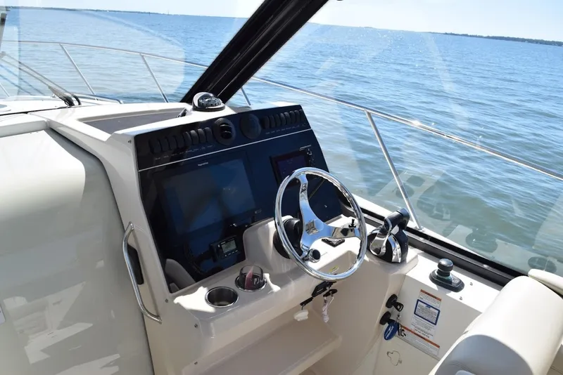 Slide: The Image of Boston Whaler 32 - SIP N SEA - Helm 2021 Boston Whaler 325 Conquest - SIP N SEA - 7655799